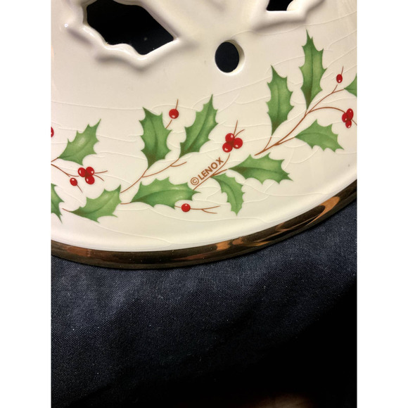 Lenox Winterberry Wax Candle Lamp - Picture 4 of 4